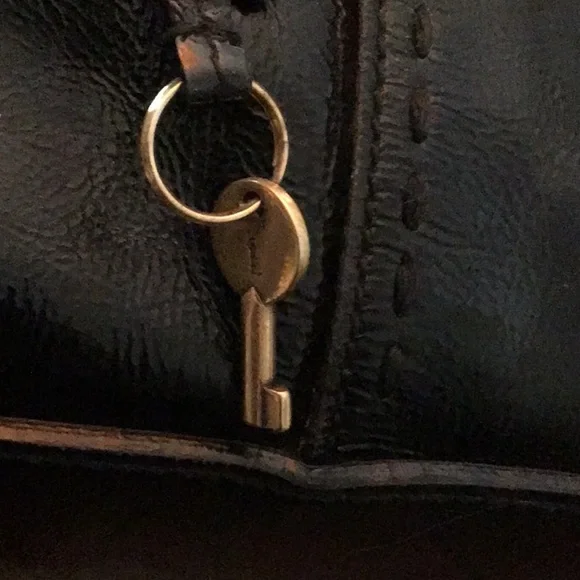 YSL Saint Laurent Muse Black Leather Shoulder Bag w/ COA & Key - Picture 4 of 16